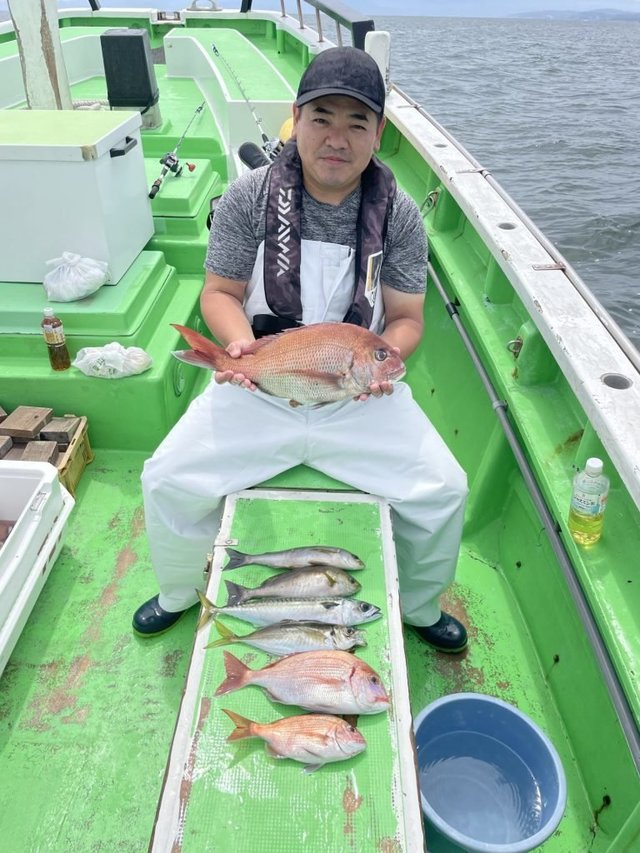 マダイ・ハナダイ(チダイ)・アジ(マアジ)・イサキ