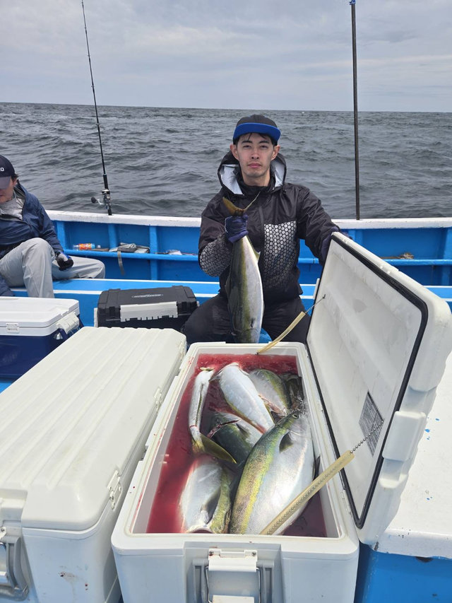 イナダ(ブリ)・ワラサ(ブリ)