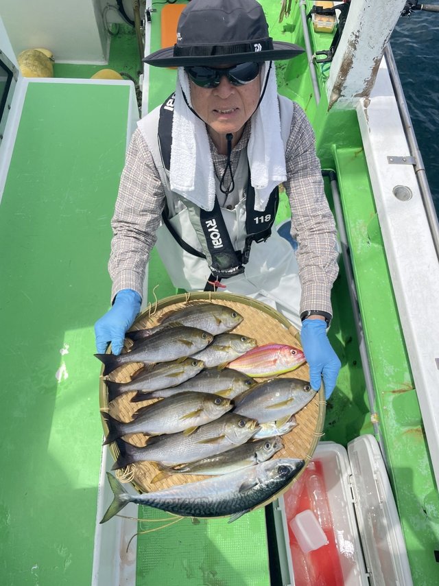 イサキ・イトヨリ(イトヨリダイ)