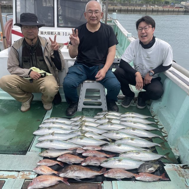 マダイ・ハマチ(ブリ)・イサキ