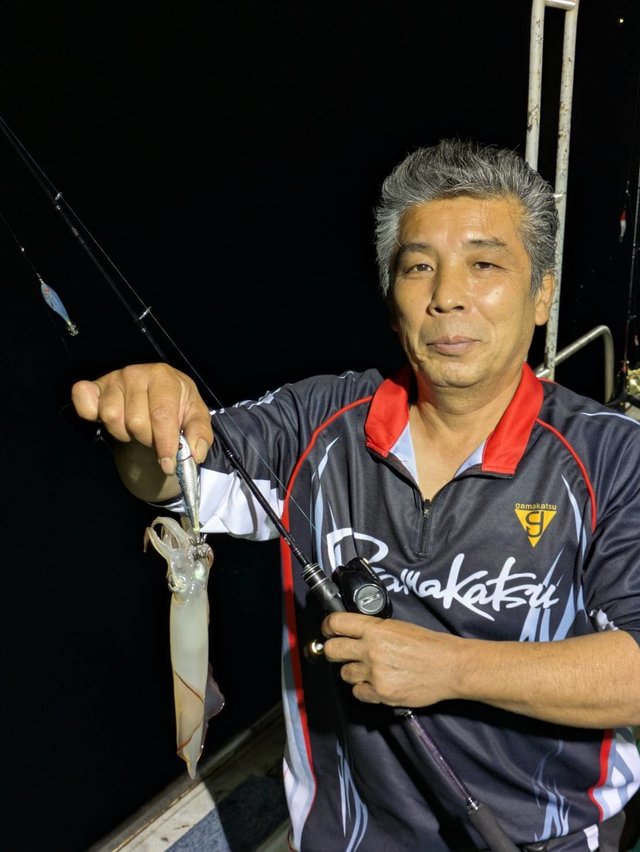 イカ(ケンサキイカ)