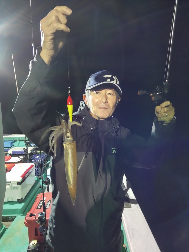 シロイカ(ケンサキイカ)