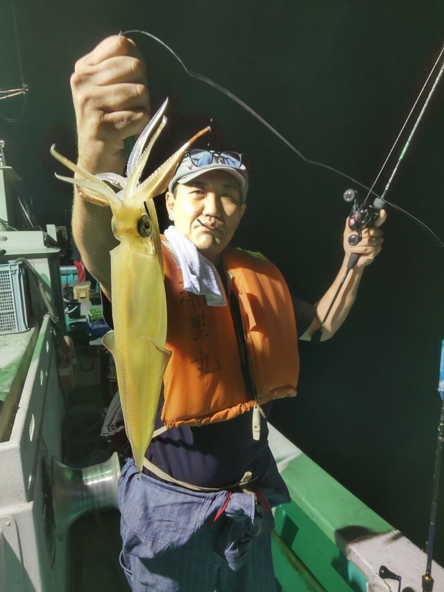 シロイカ(ケンサキイカ)