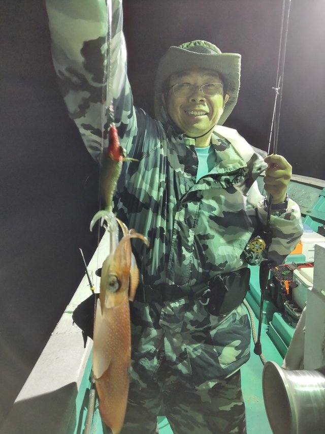 シロイカ(ケンサキイカ)