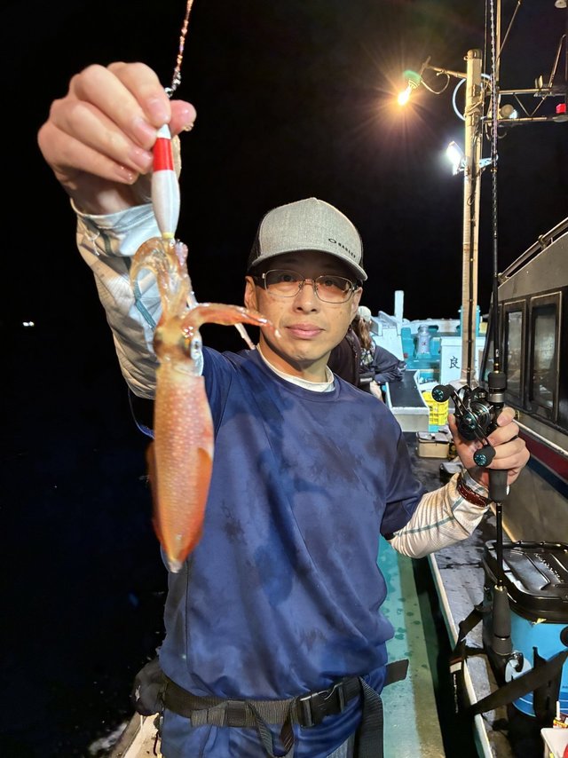 アカイカ(ケンサキイカ)