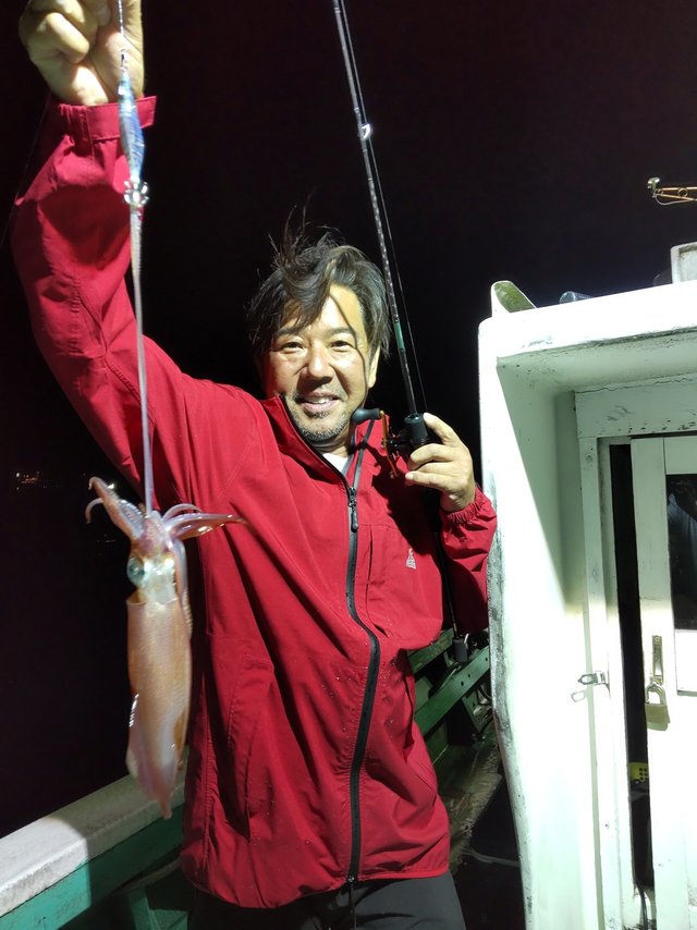 シロイカ(ケンサキイカ)