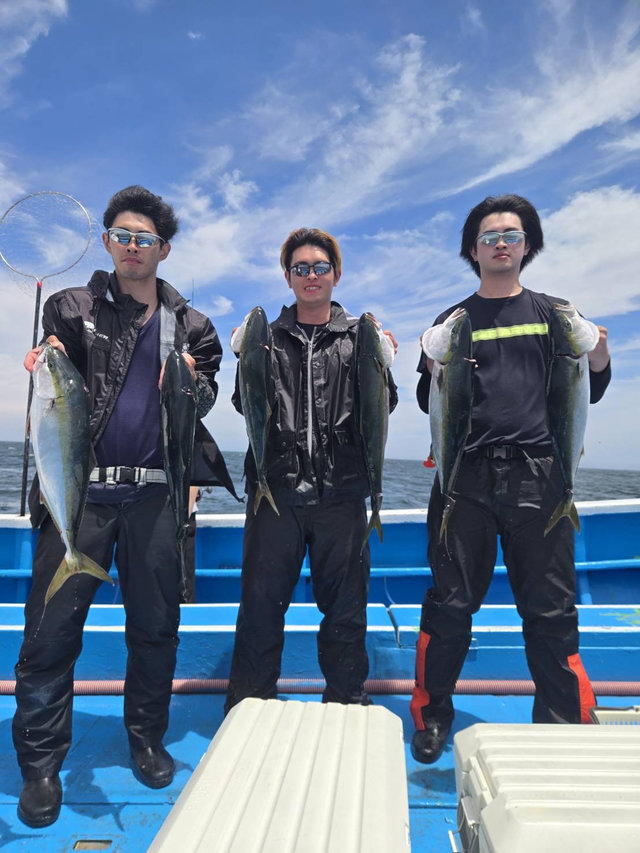 イナダ(ブリ)・ワラサ(ブリ)