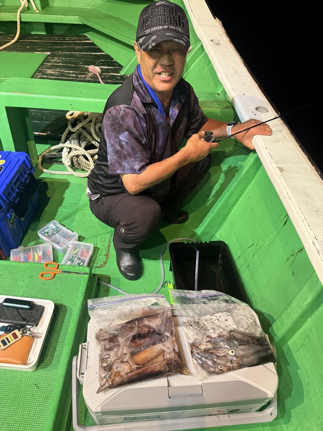 アカイカ(ケンサキイカ)・スルメイカ