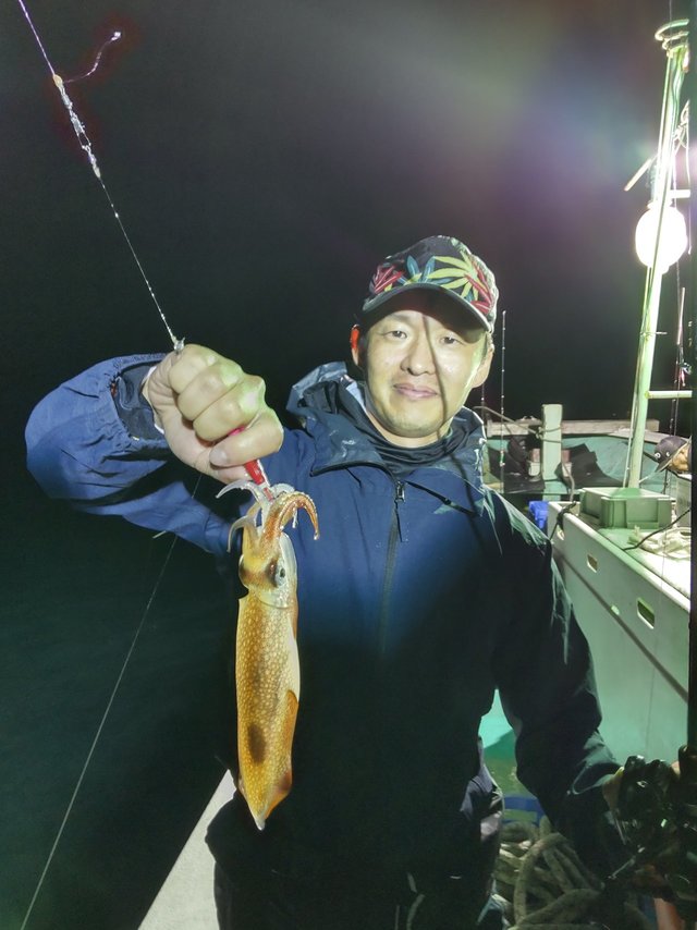 シロイカ(ケンサキイカ)