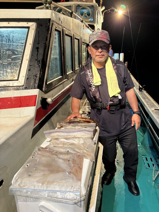 アカイカ(ケンサキイカ)