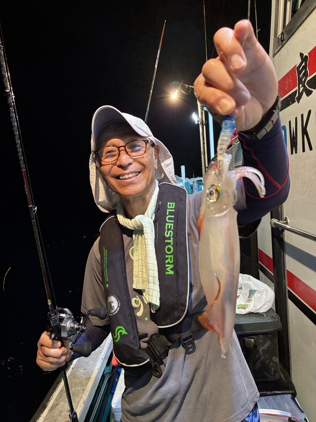 アカイカ(ケンサキイカ)