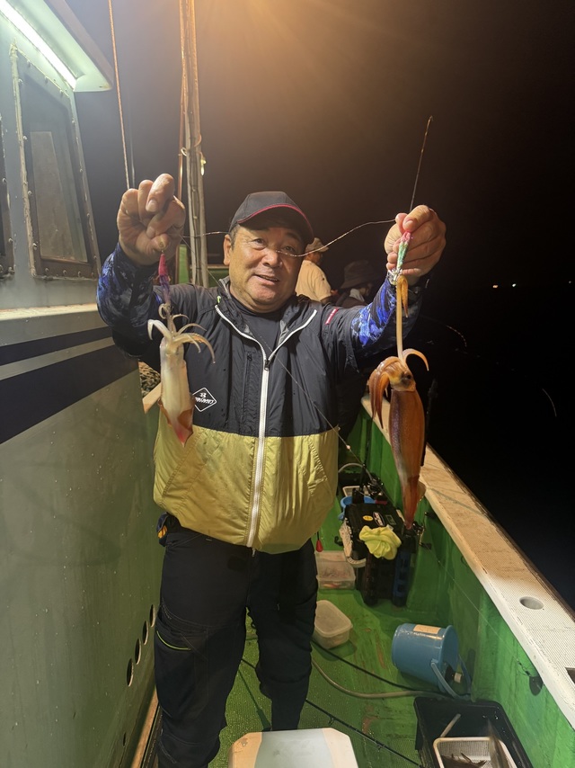 アカイカ(ケンサキイカ)・スルメイカ