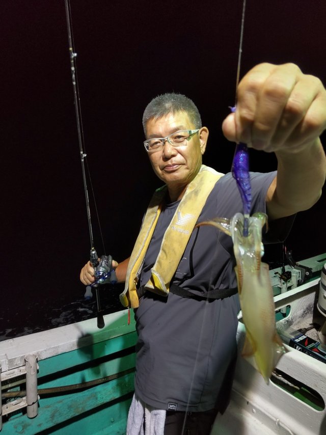 シロイカ(ケンサキイカ)