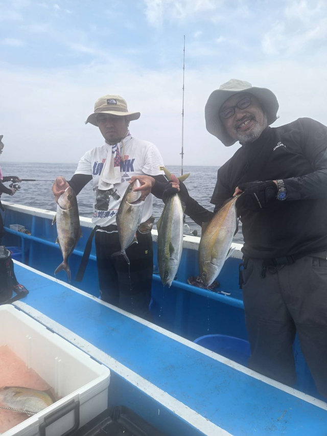 イナダ(ブリ)・カンパチ