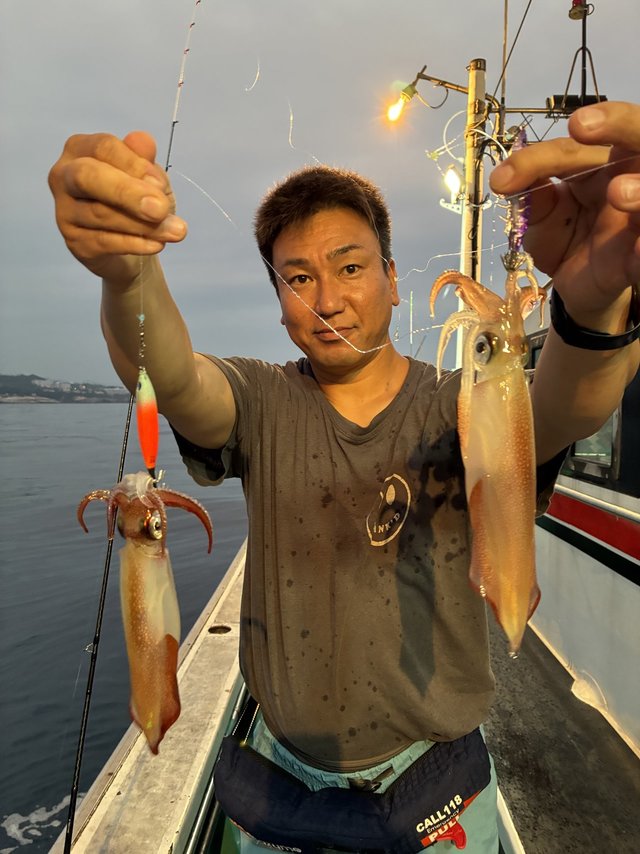 アカイカ(ケンサキイカ)