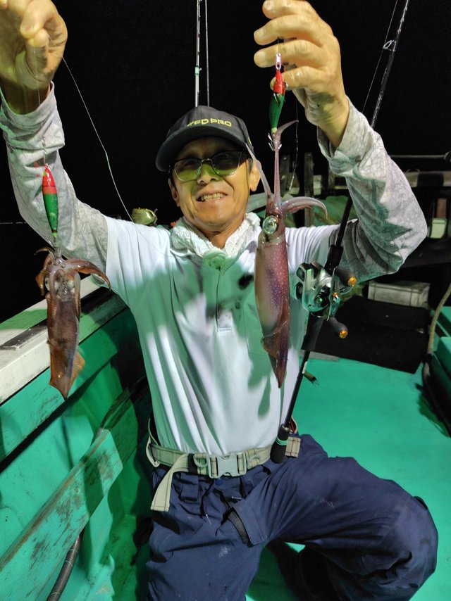 シロイカ(ケンサキイカ)