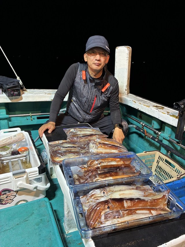 アカイカ(ケンサキイカ)・スルメイカ