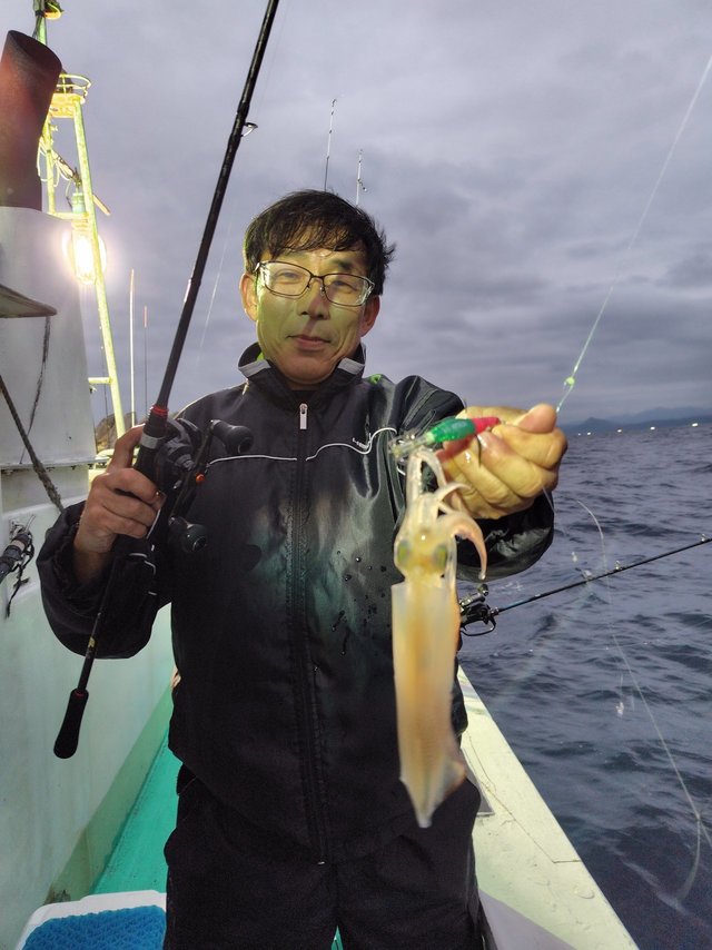 シロイカ(ケンサキイカ)