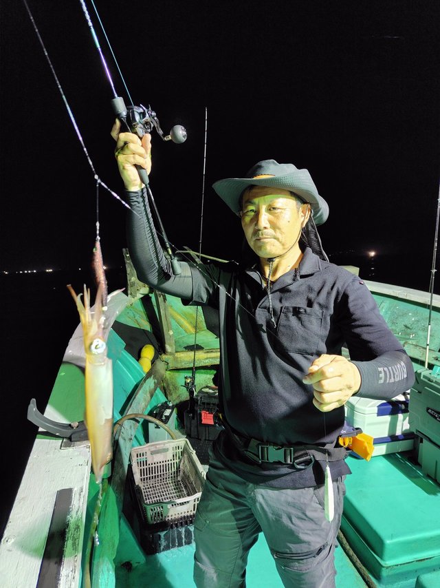 シロイカ(ケンサキイカ)