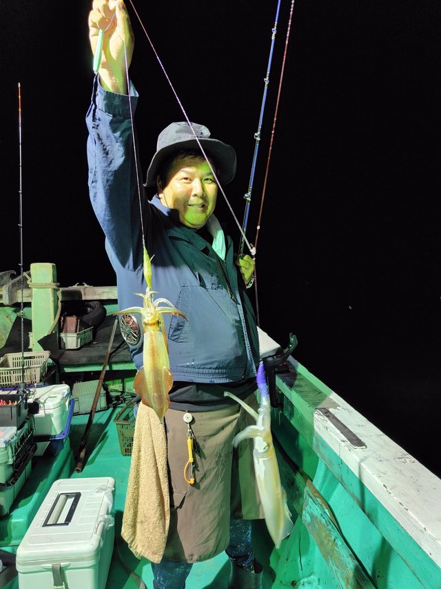 シロイカ(ケンサキイカ)