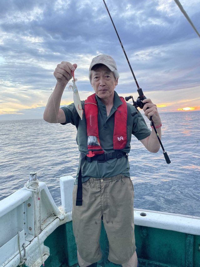 アカイカ(ケンサキイカ)