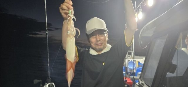 アカイカ(ケンサキイカ)