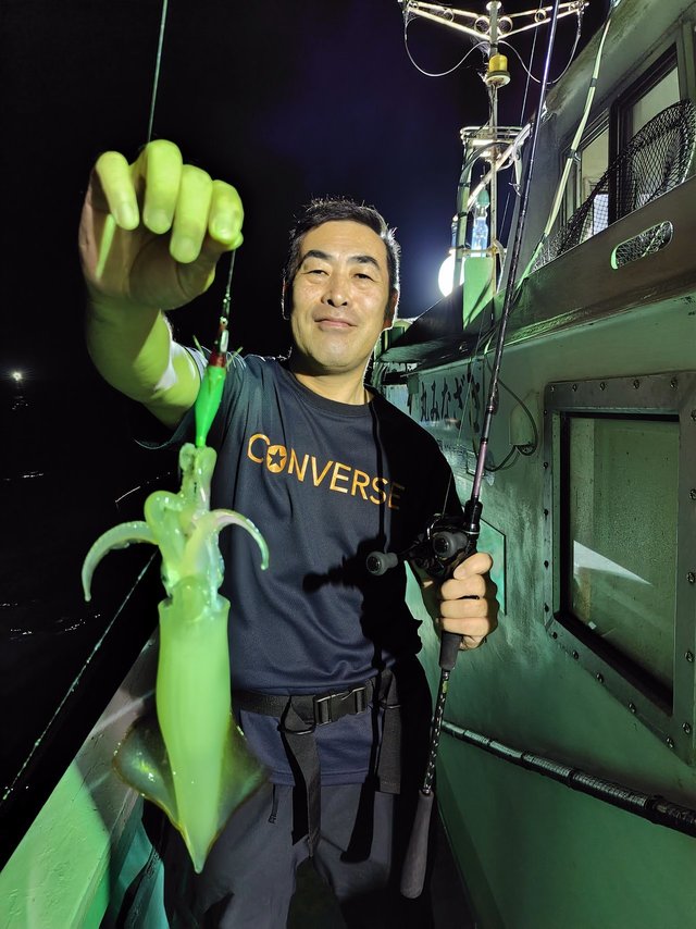 シロイカ(ケンサキイカ)