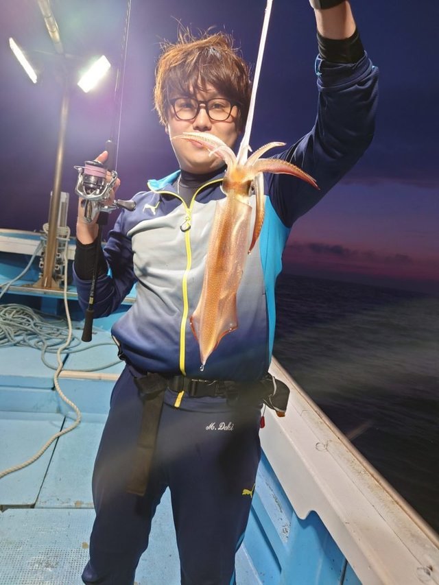 シロイカ(ケンサキイカ)