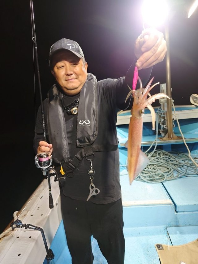 シロイカ(ケンサキイカ)