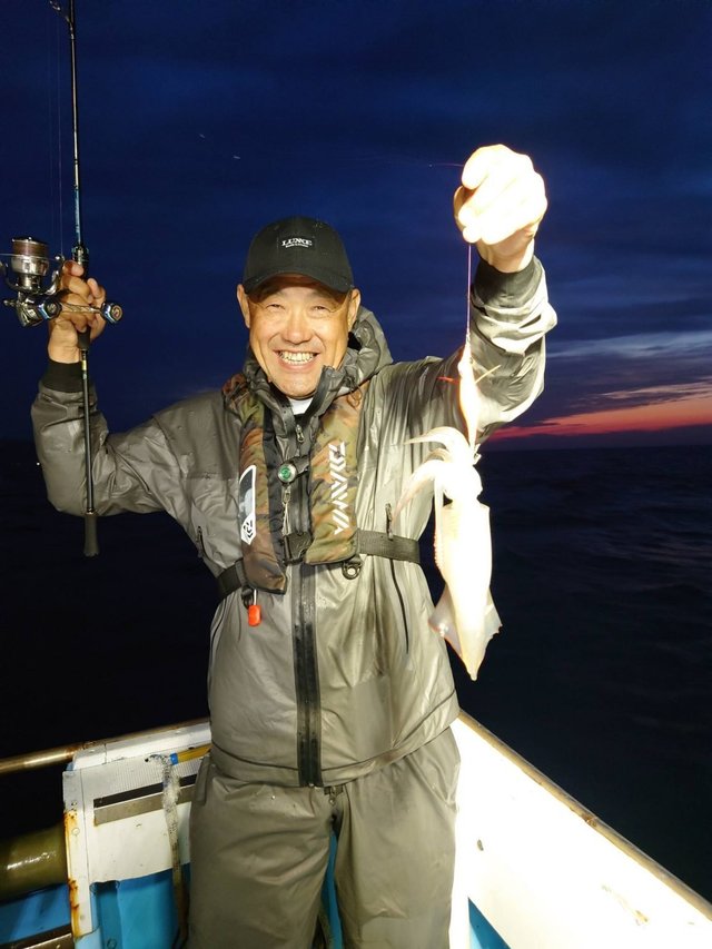 シロイカ(ケンサキイカ)