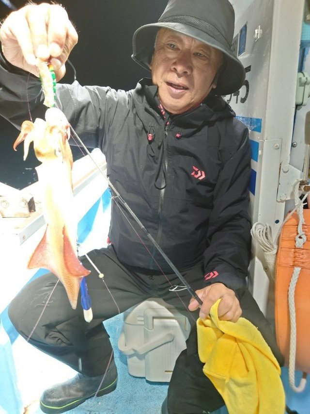 シロイカ(ケンサキイカ)