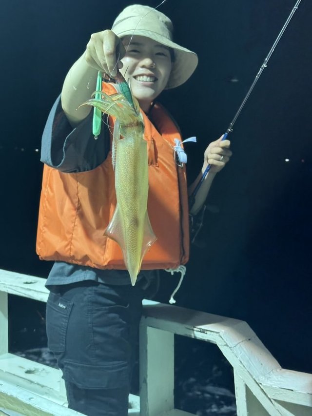 シロイカ(ケンサキイカ)