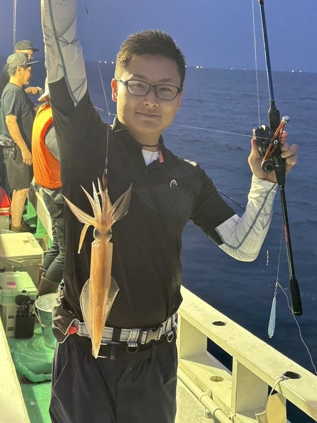 シロイカ(ケンサキイカ)