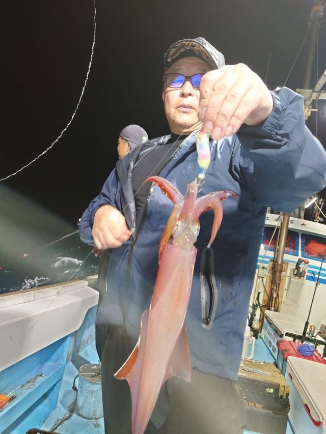 シロイカ(ケンサキイカ)