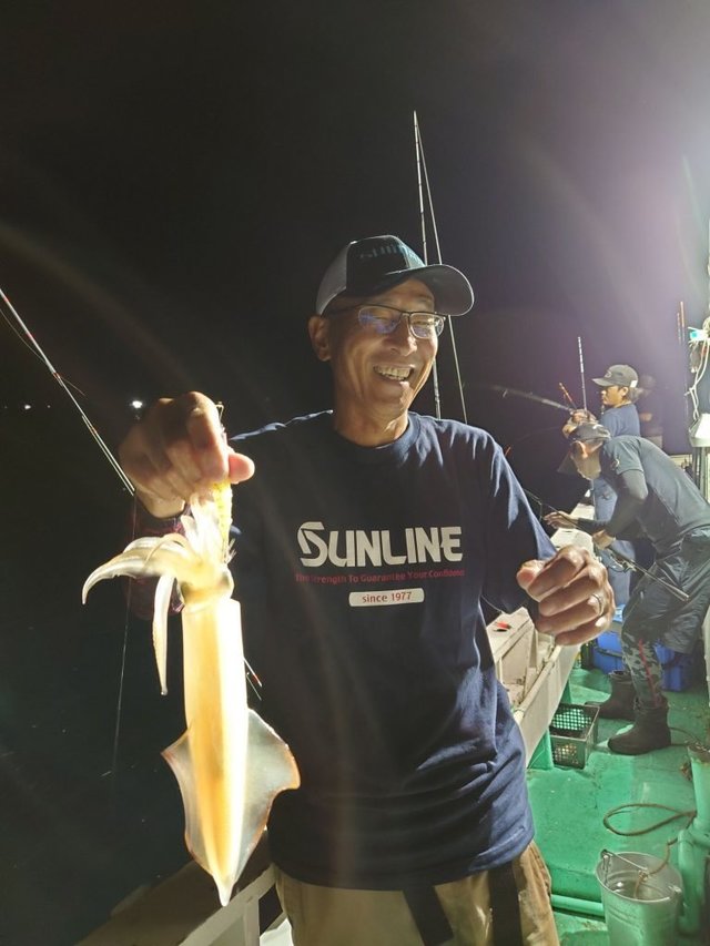 シロイカ(ケンサキイカ)