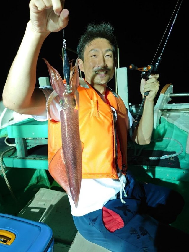 シロイカ(ケンサキイカ)