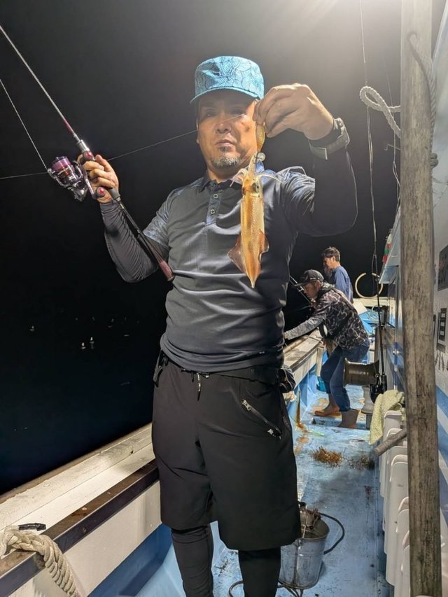 シロイカ(ケンサキイカ)