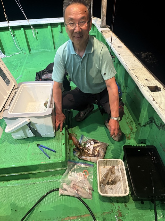 アカイカ(ケンサキイカ)・スルメイカ