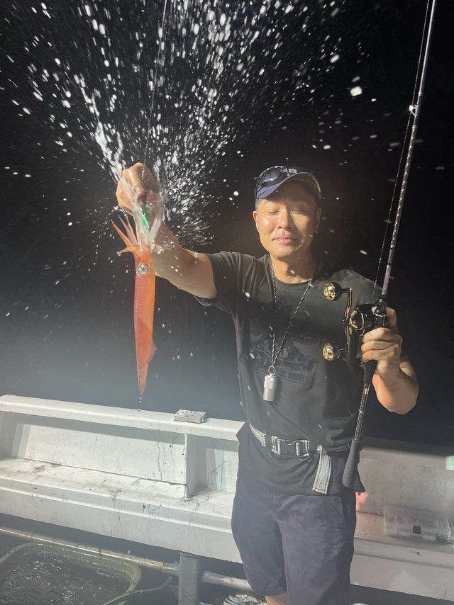 アカイカ(ケンサキイカ)