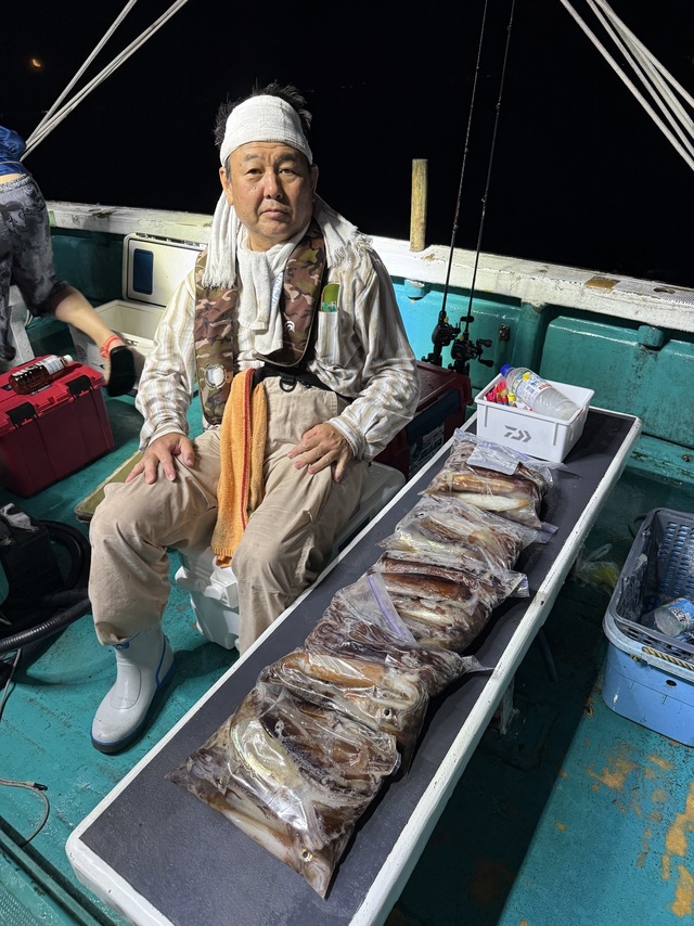 アカイカ(ケンサキイカ)・スルメイカ