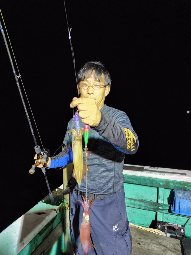 シロイカ(ケンサキイカ)