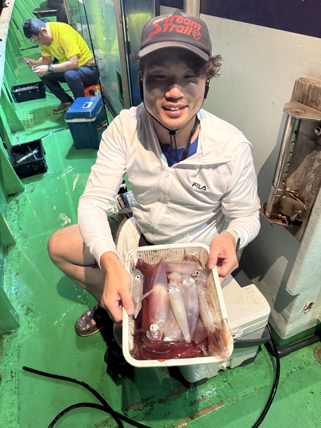 アカイカ(ケンサキイカ)・スルメイカ