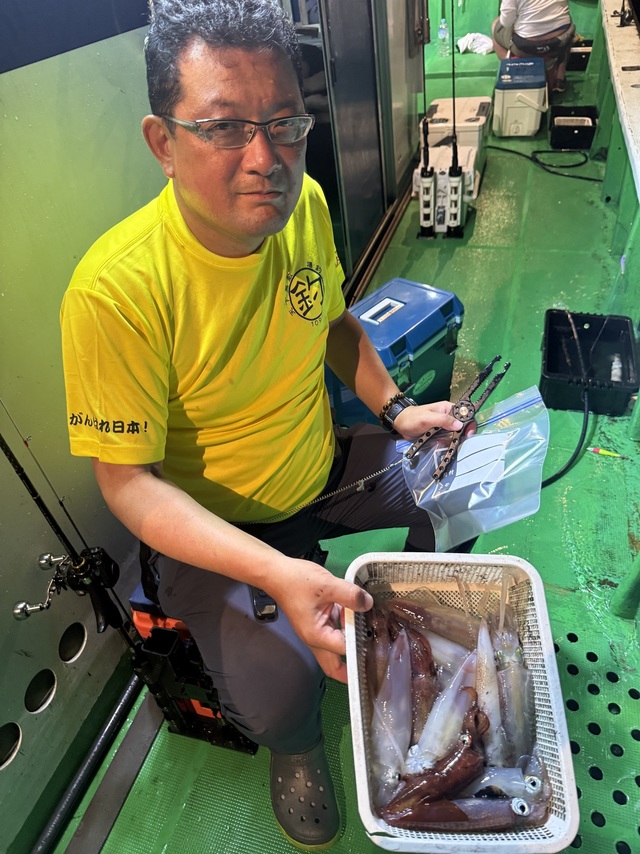 アカイカ(ケンサキイカ)・スルメイカ