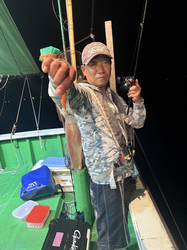 アカイカ(ケンサキイカ)