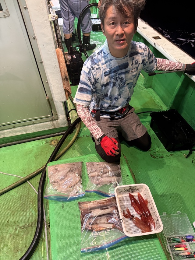 アカイカ(ケンサキイカ)・スルメイカ