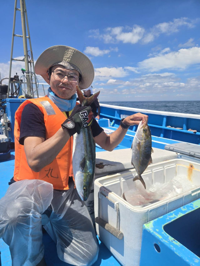 イナダ(ブリ)・ショゴ(カンパチ)