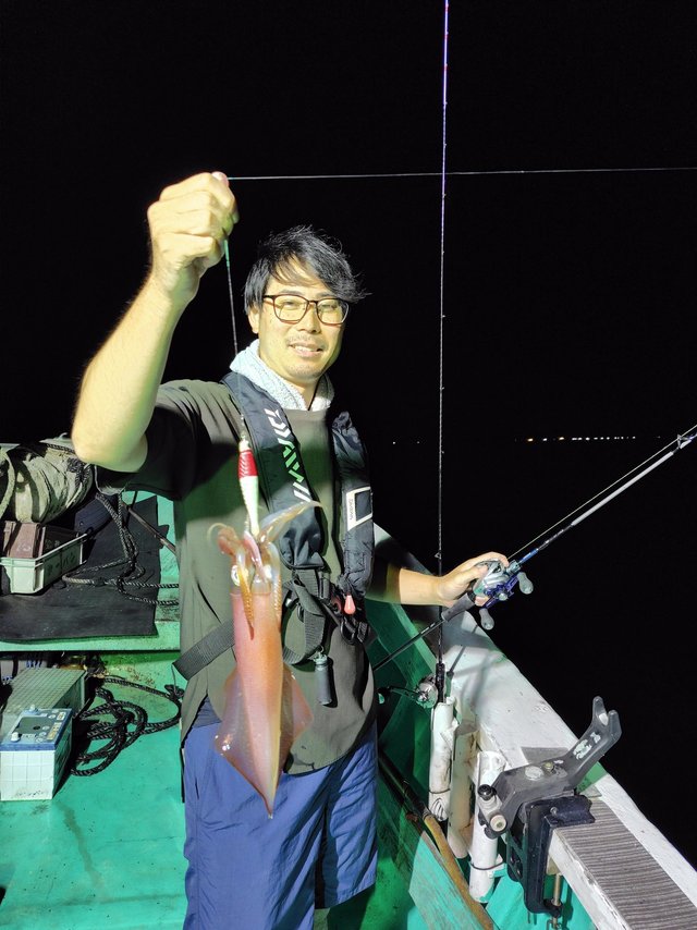 シロイカ(ケンサキイカ)