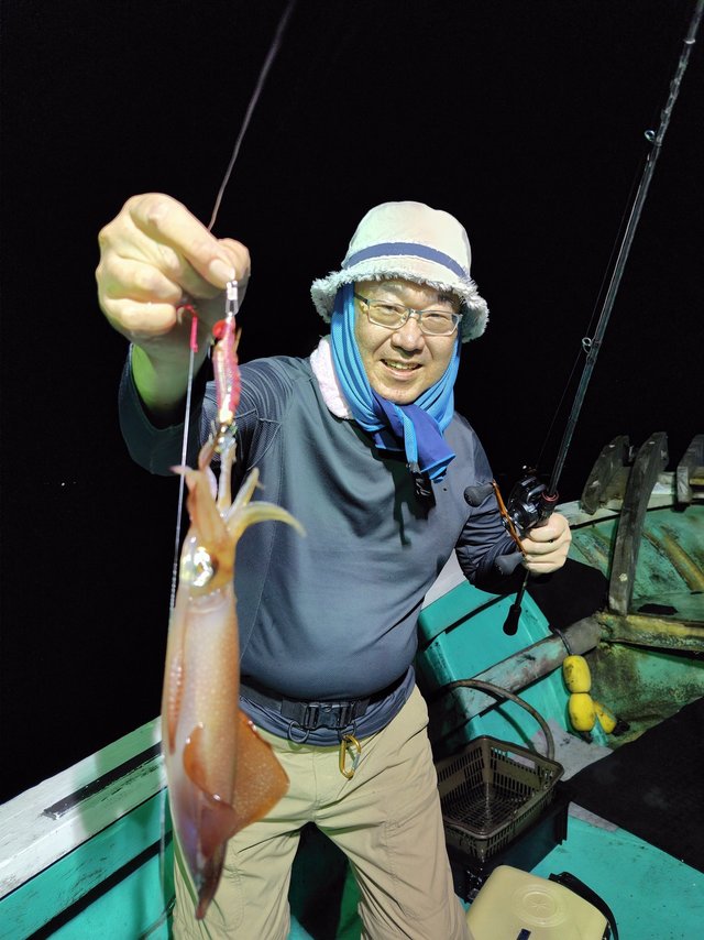 シロイカ(ケンサキイカ)