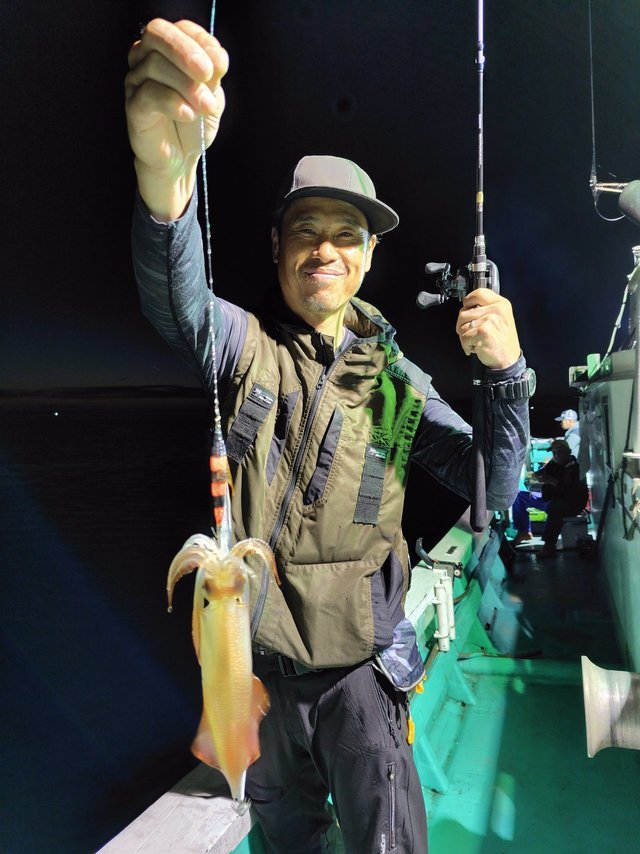 シロイカ(ケンサキイカ)