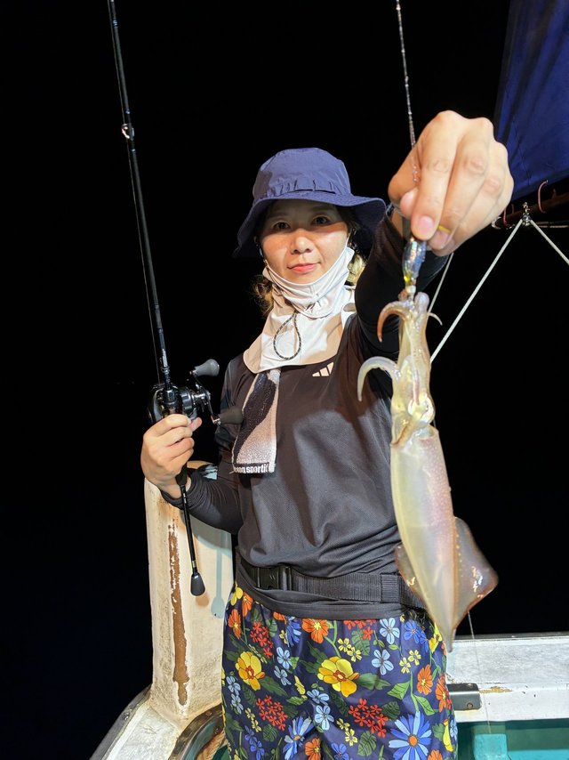 アカイカ(ケンサキイカ)